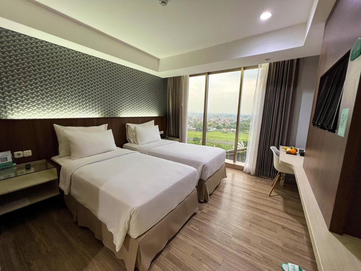 Hotel Ayola Sunrise Mojokerto Kültér fotó