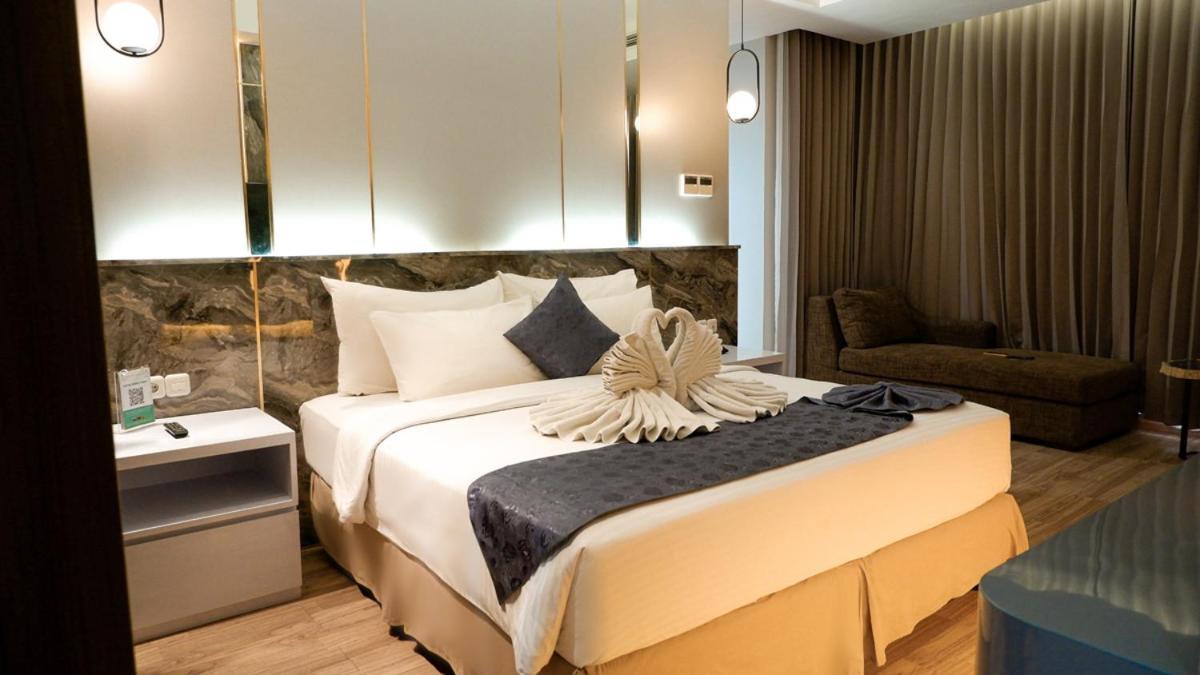 Hotel Ayola Sunrise Mojokerto Kültér fotó