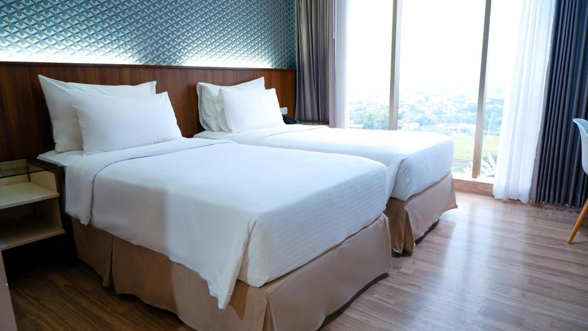 Hotel Ayola Sunrise Mojokerto Kültér fotó