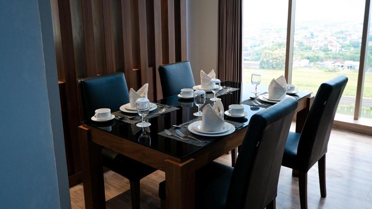 Hotel Ayola Sunrise Mojokerto Kültér fotó