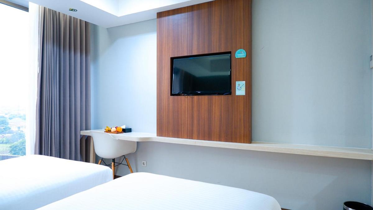 Hotel Ayola Sunrise Mojokerto Kültér fotó