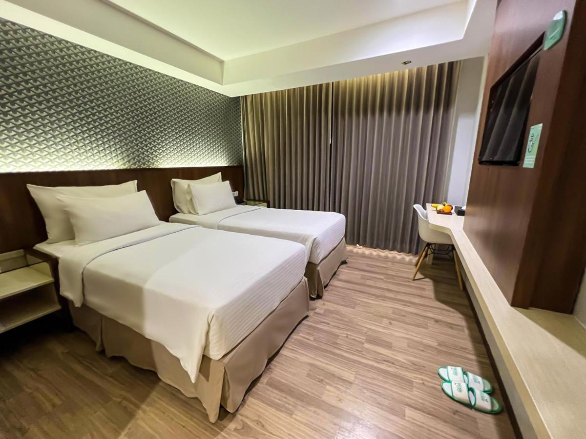 Hotel Ayola Sunrise Mojokerto Kültér fotó