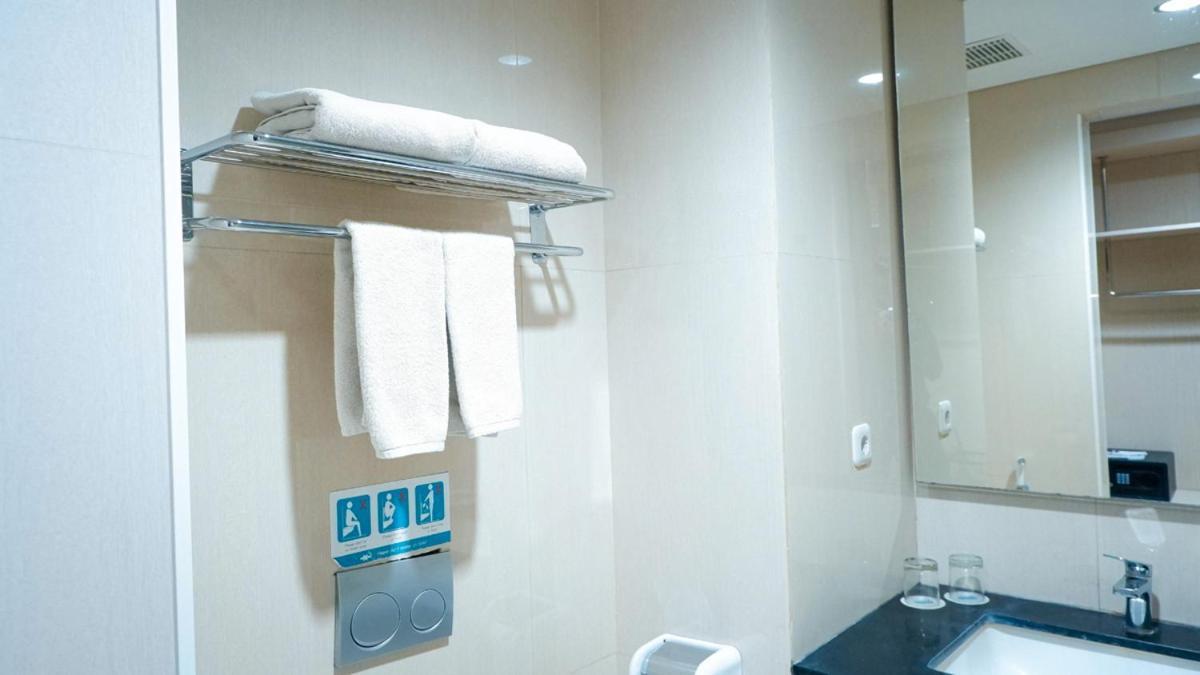 Hotel Ayola Sunrise Mojokerto Kültér fotó