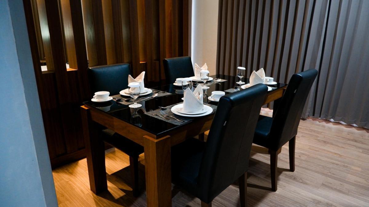 Hotel Ayola Sunrise Mojokerto Kültér fotó