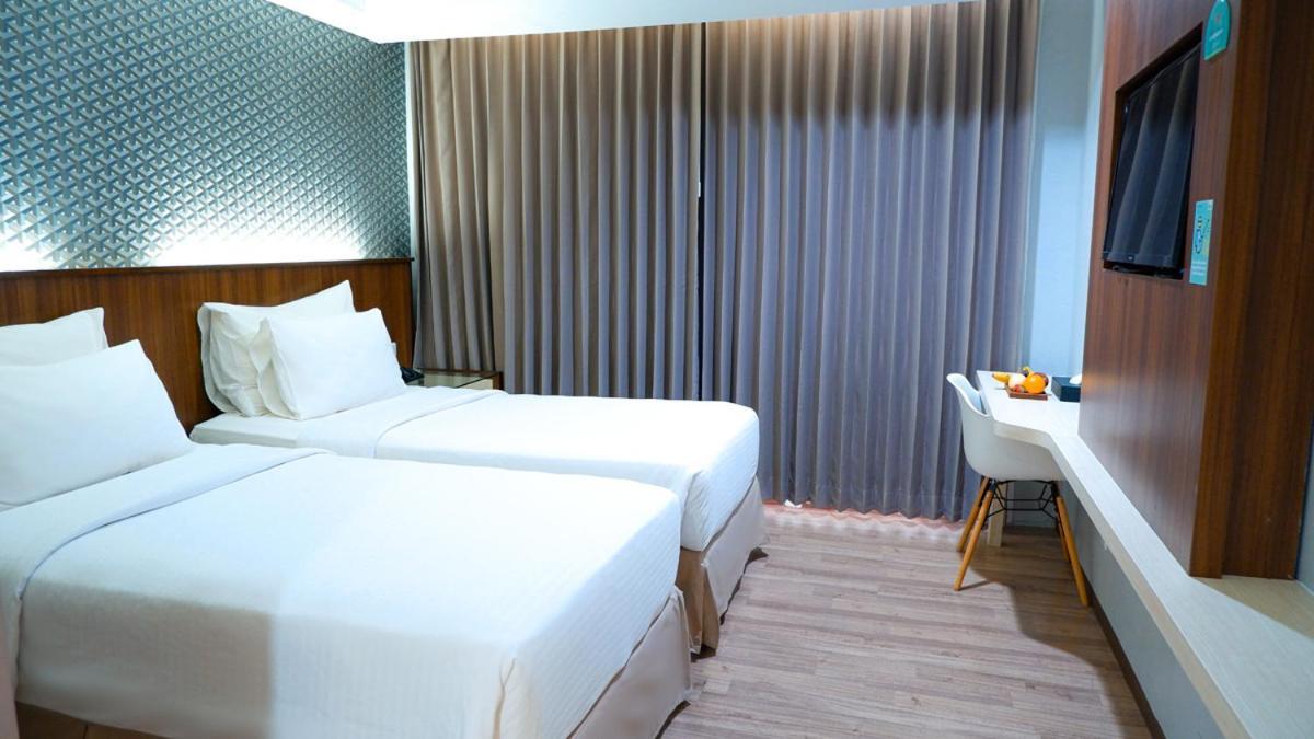 Hotel Ayola Sunrise Mojokerto Kültér fotó