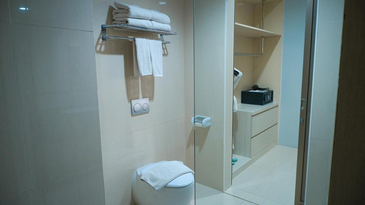 Hotel Ayola Sunrise Mojokerto Kültér fotó