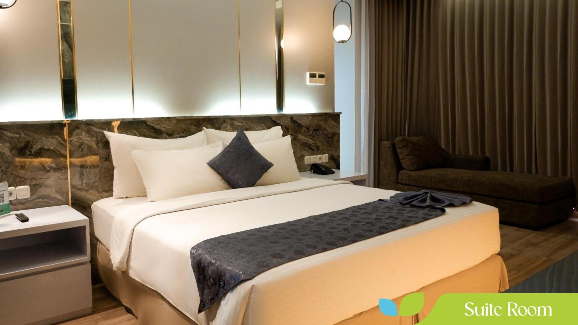 Hotel Ayola Sunrise Mojokerto Kültér fotó